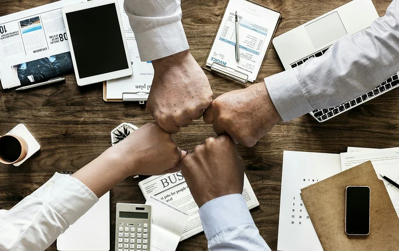 AI Agents on Finger Strategic Market Analysis 4